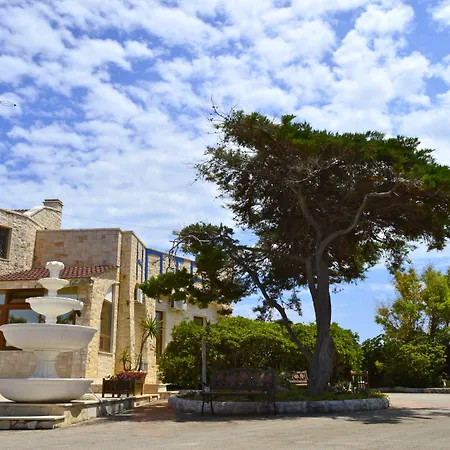 San Giovanni ホテル 2*